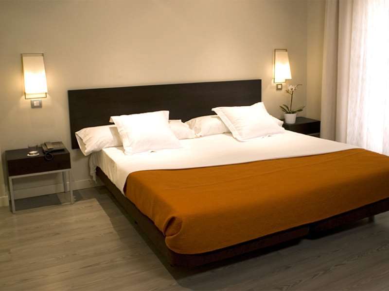 Suites Viena Plaza De Espana Madrid Room photo
